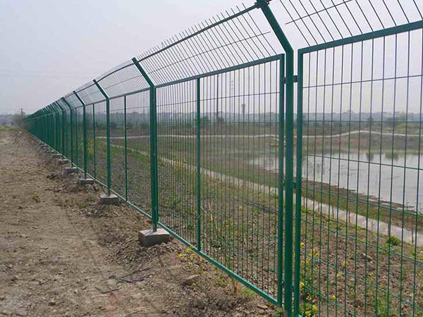  公路护栏网